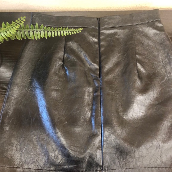 Faux Leather Mini Skirt - Picture 5 of 7